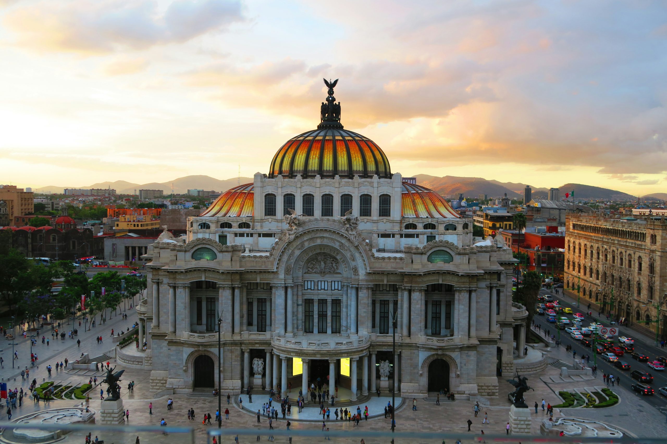 Estuches de lujo de cartón rígido en México