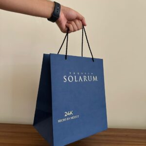 Bolsa de regalo de papel de alta calidad con asas – presentación sofisticada para tu marca